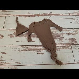 NEWBORN Gender Neutral Knotted Gown/Hat Set